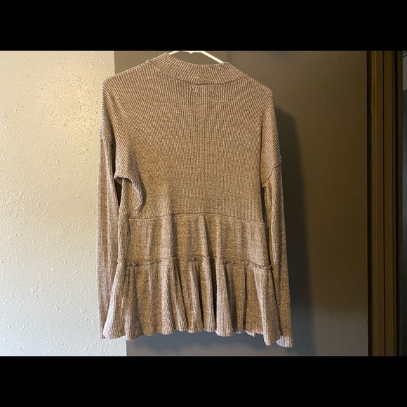 Women’s long-Sleeve- Color:Brown. Size S. Condition: Like new - Picture 2 of 2